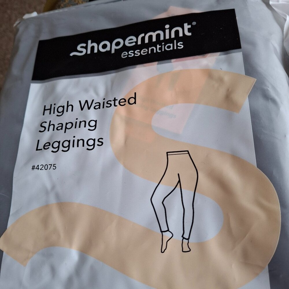 Shapermint High Waisted Leggings (Black); Seamless  Racerback Sport Bra (White)